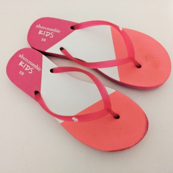 Abercrombie Kids Pink Flip Flops  Size 5/6 - Picture 1 of 3